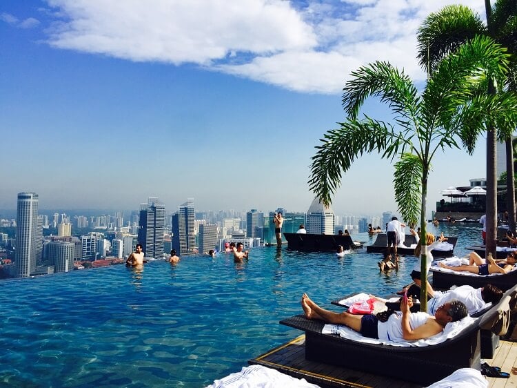 シンガポール就職・賃金の目安